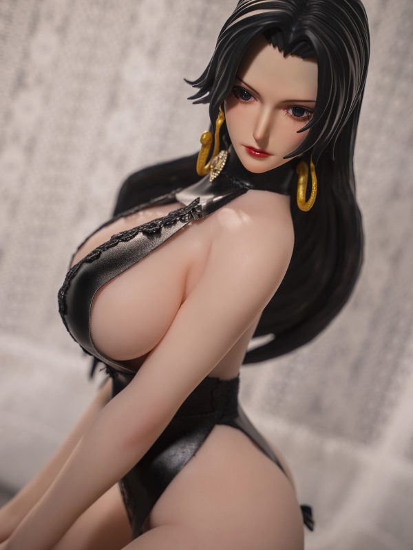 Boa Hancock figure